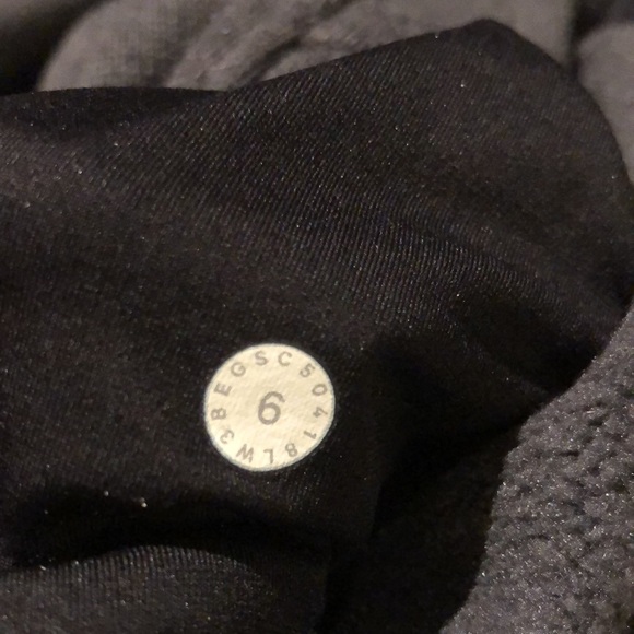 Lululemon Fleece & Thank You 1/2 zip sz 6 dark gray hooded pullover - Picture 9 of 9